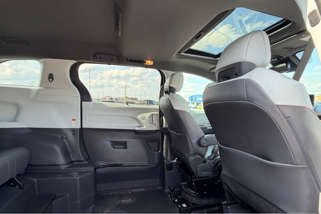 2022 Toyota Sienna Image 30