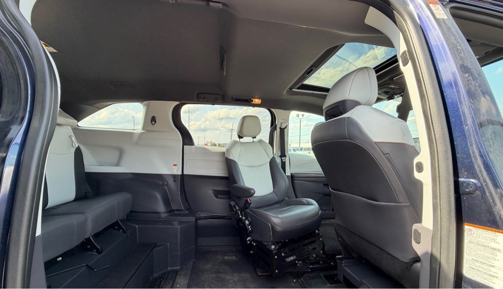 2022 Toyota Sienna Image 32
