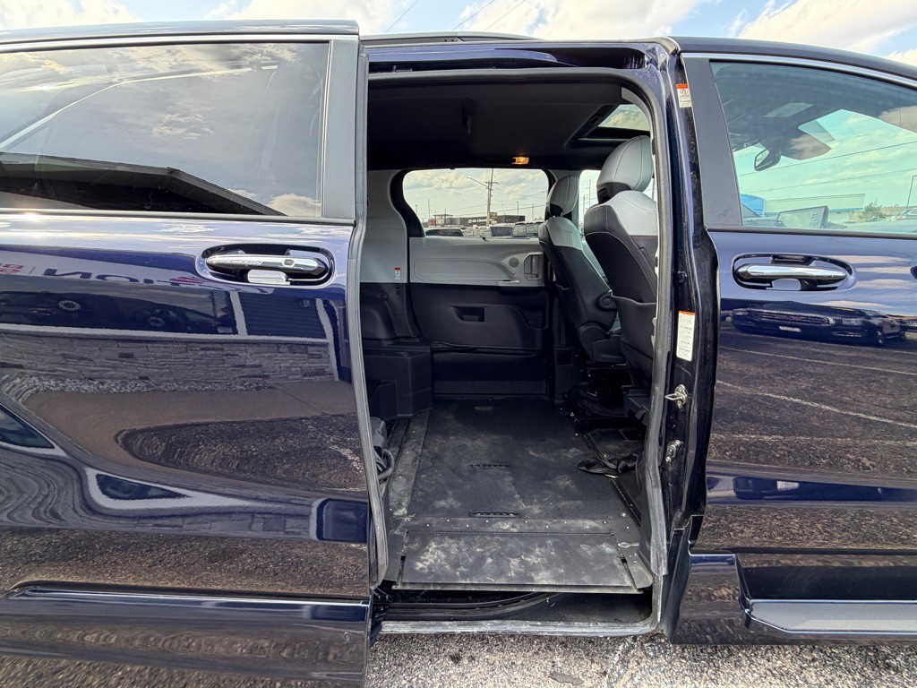 2022 Toyota Sienna Image 43