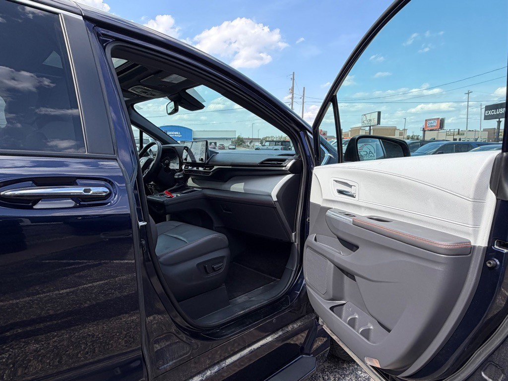 2022 Toyota Sienna Image 47