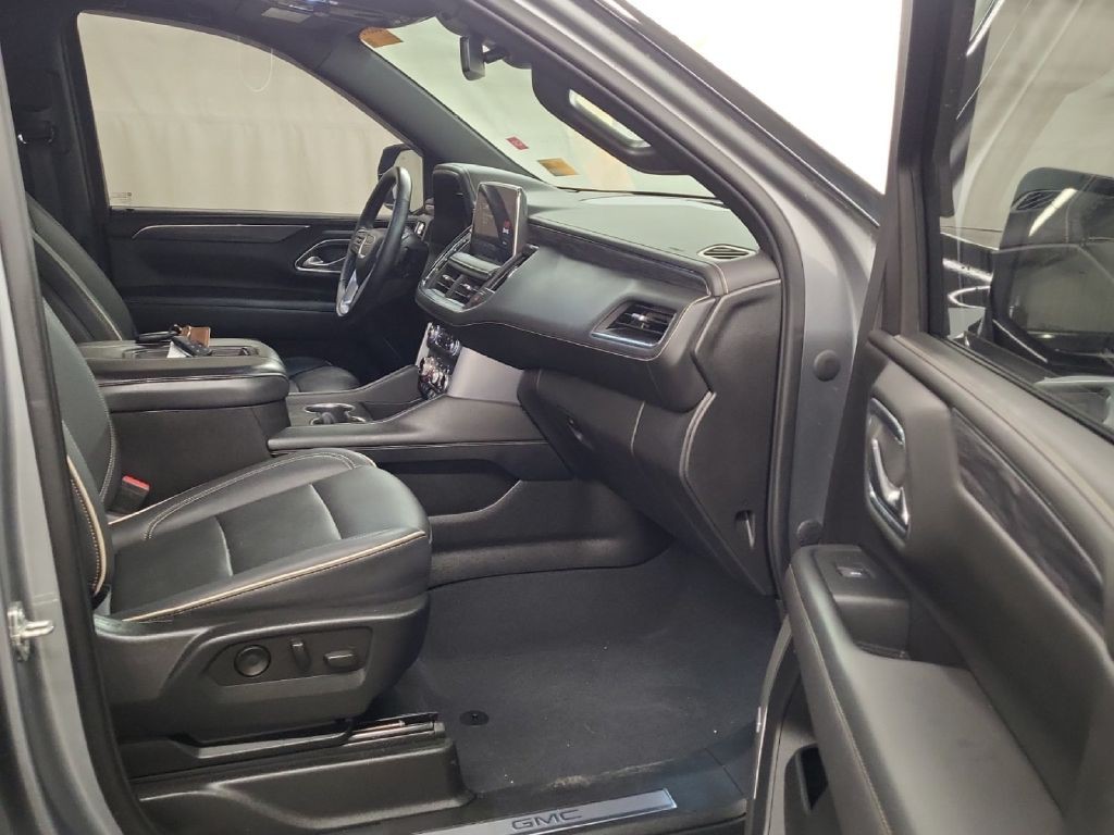 2023 GMC Yukon Image 7