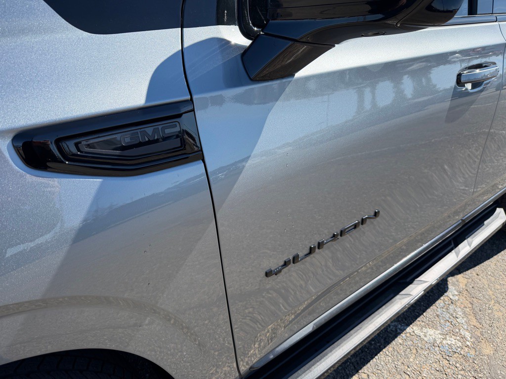 2023 GMC Yukon Image 10