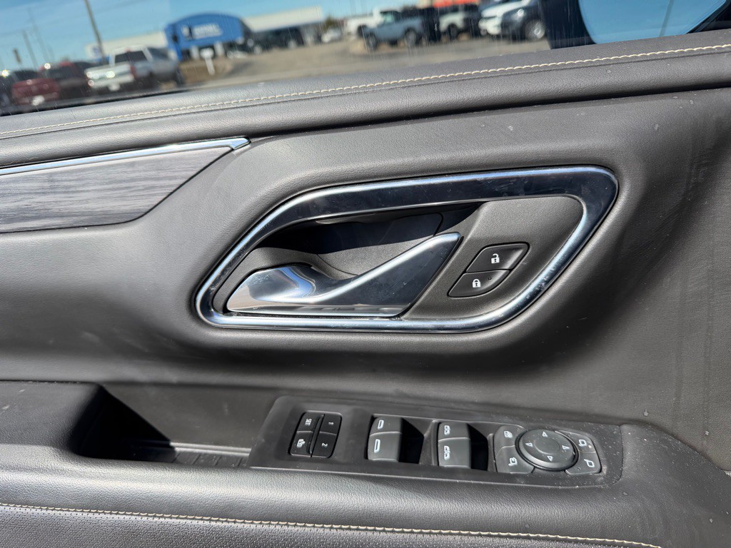2023 GMC Yukon Image 13