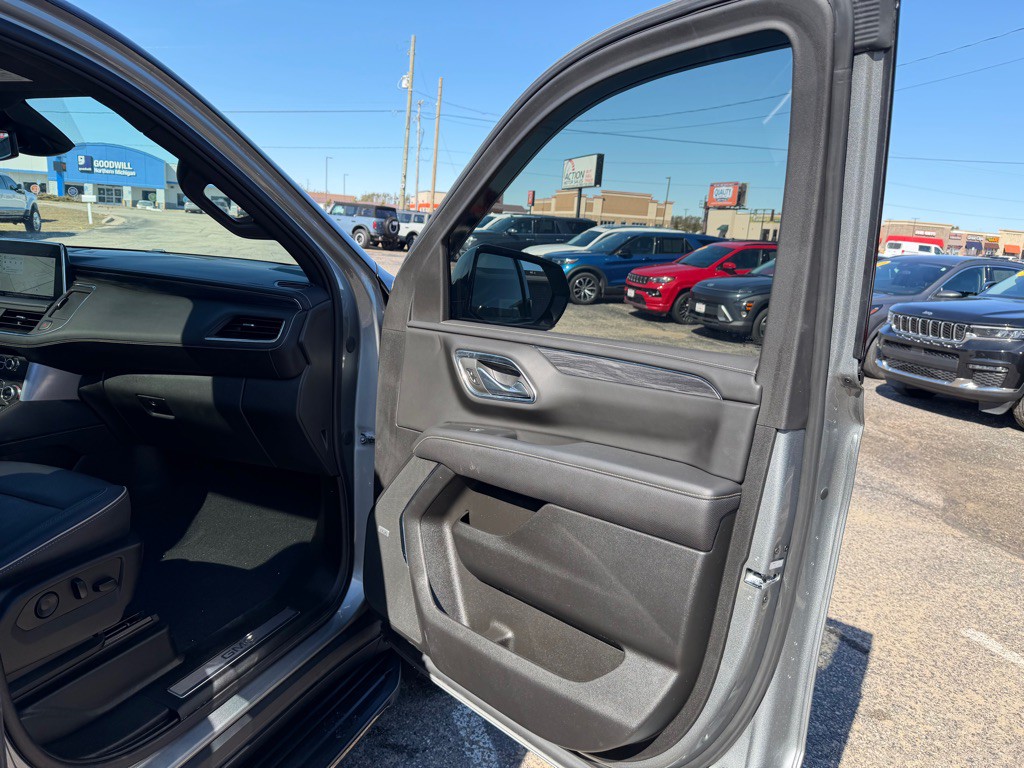 2023 GMC Yukon Image 49
