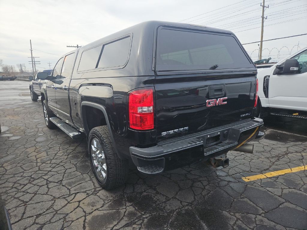 2018 GMC Sierra 2500 Image 2