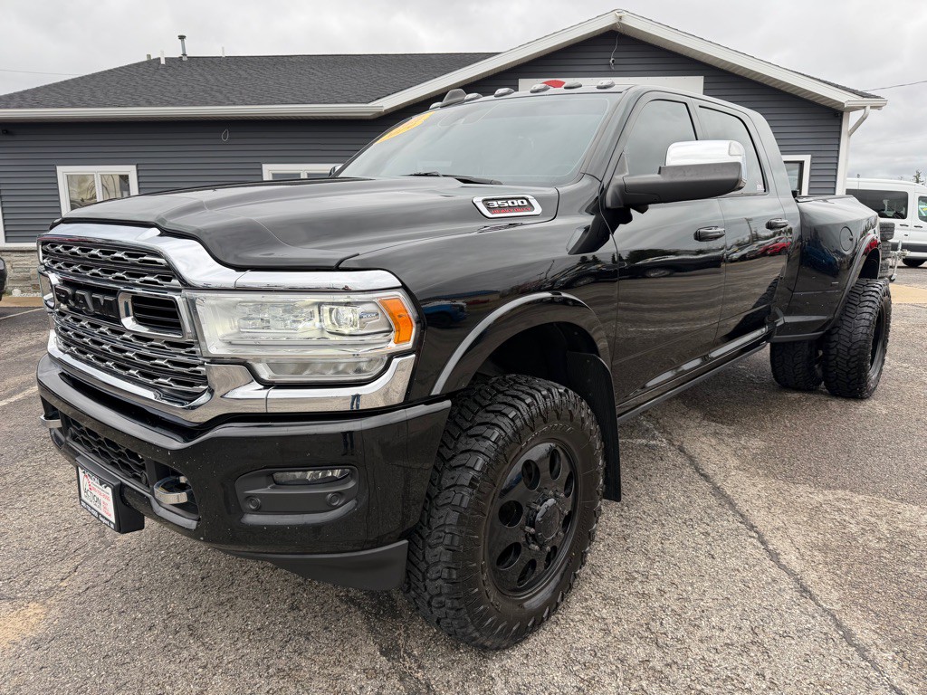 2019 RAM 3500 Image 1