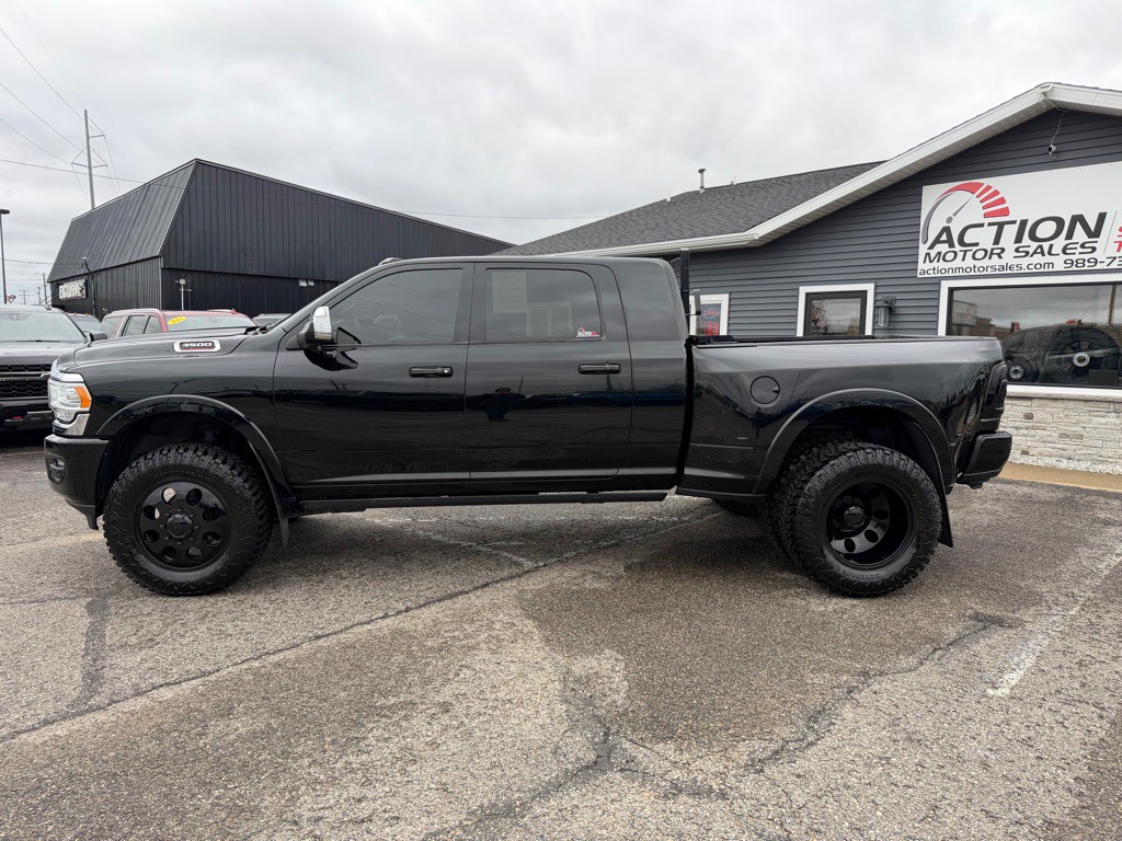 2019 RAM 3500 Image 2