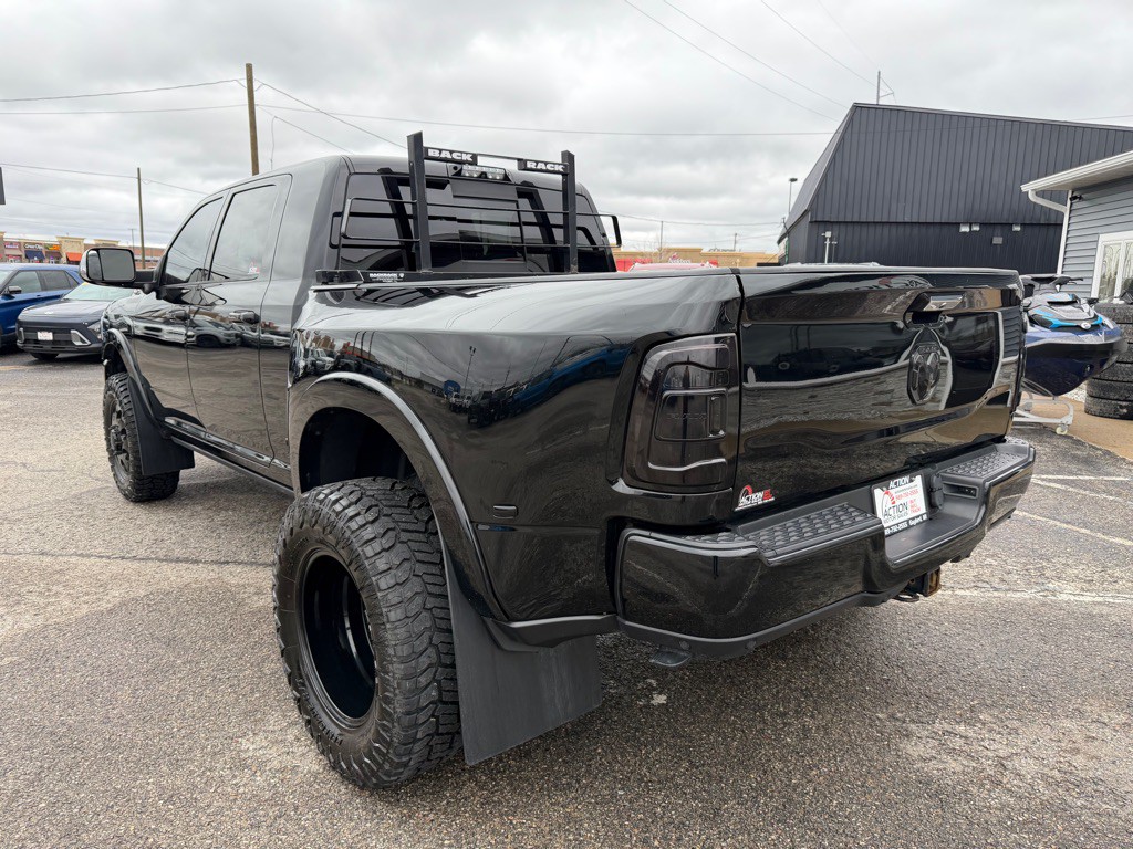 2019 RAM 3500 Image 3