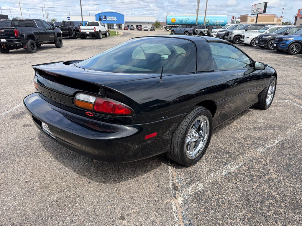 1997 Chevrolet Camaro Image 5