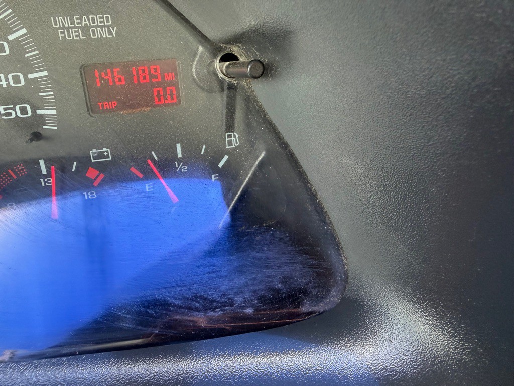 1997 Chevrolet Camaro Image 18