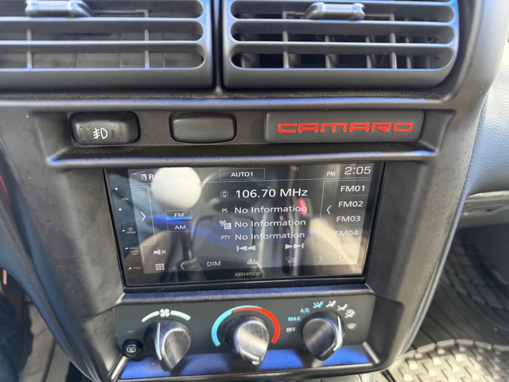 1997 Chevrolet Camaro Image 19