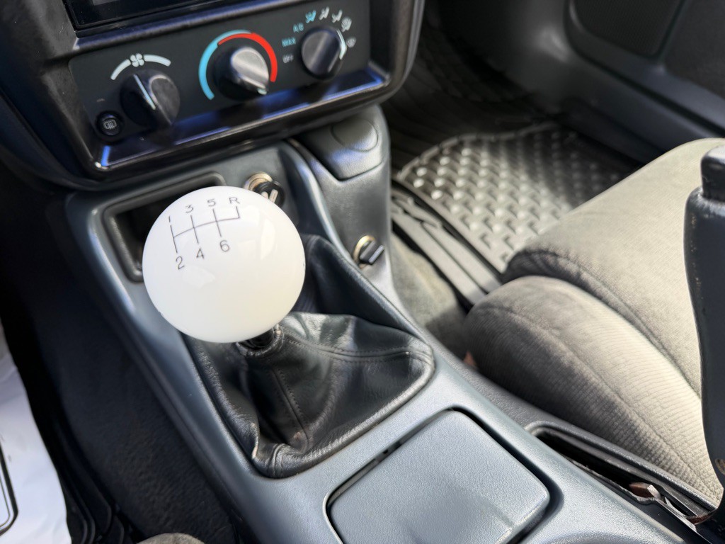 1997 Chevrolet Camaro Image 21