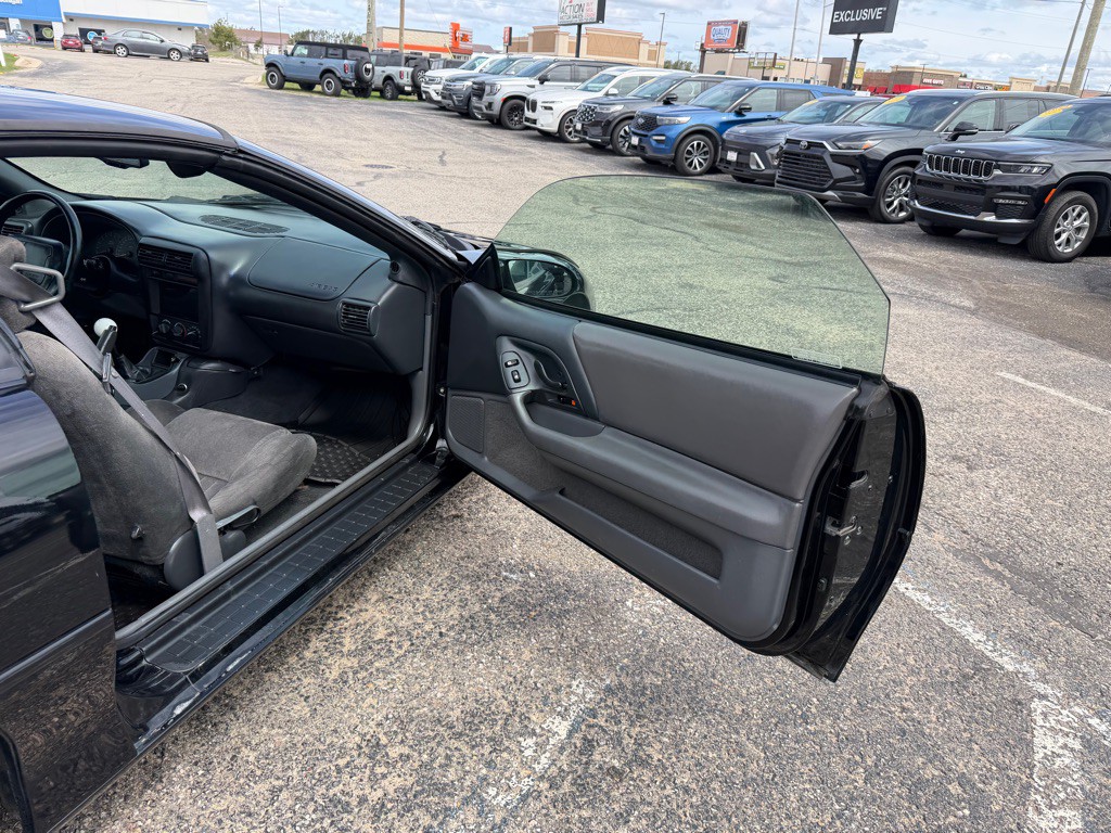 1997 Chevrolet Camaro Image 27