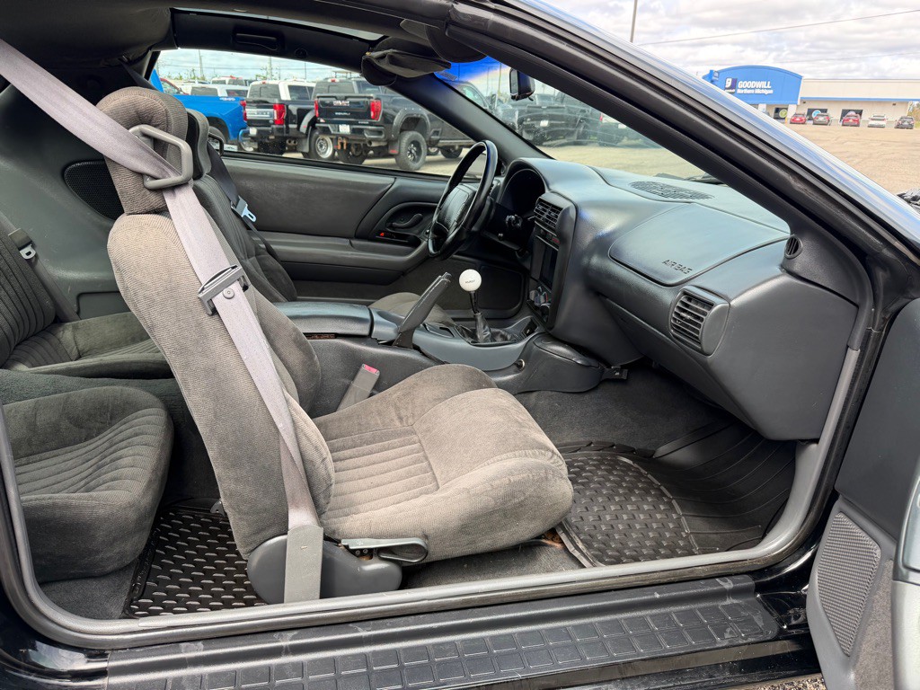1997 Chevrolet Camaro Image 29