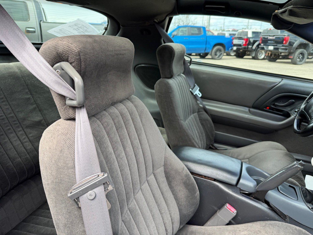 1997 Chevrolet Camaro Image 30