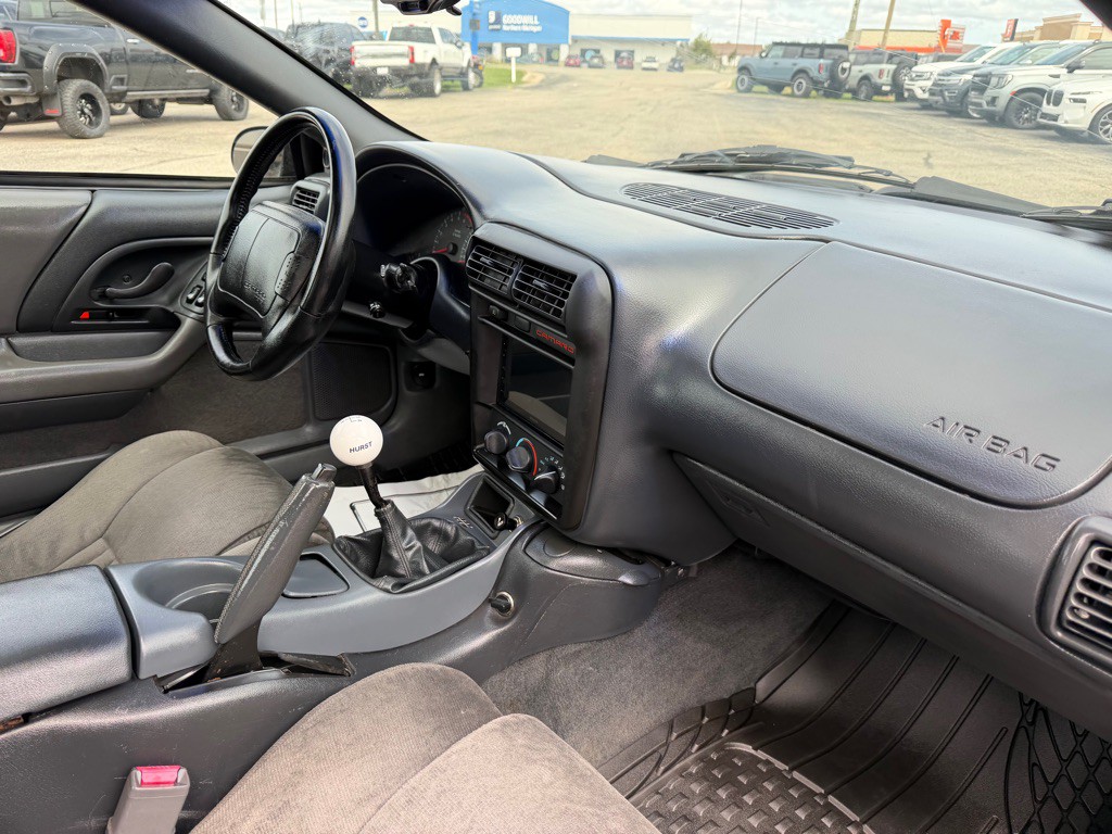 1997 Chevrolet Camaro Image 31