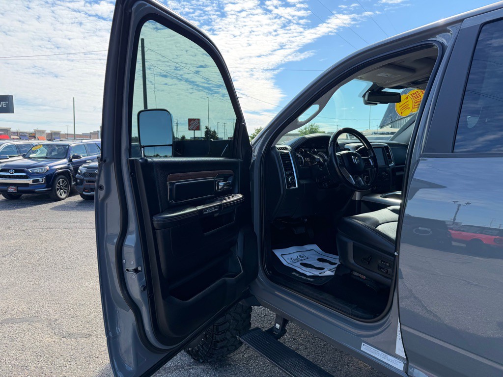 2017 RAM 3500 Image 11