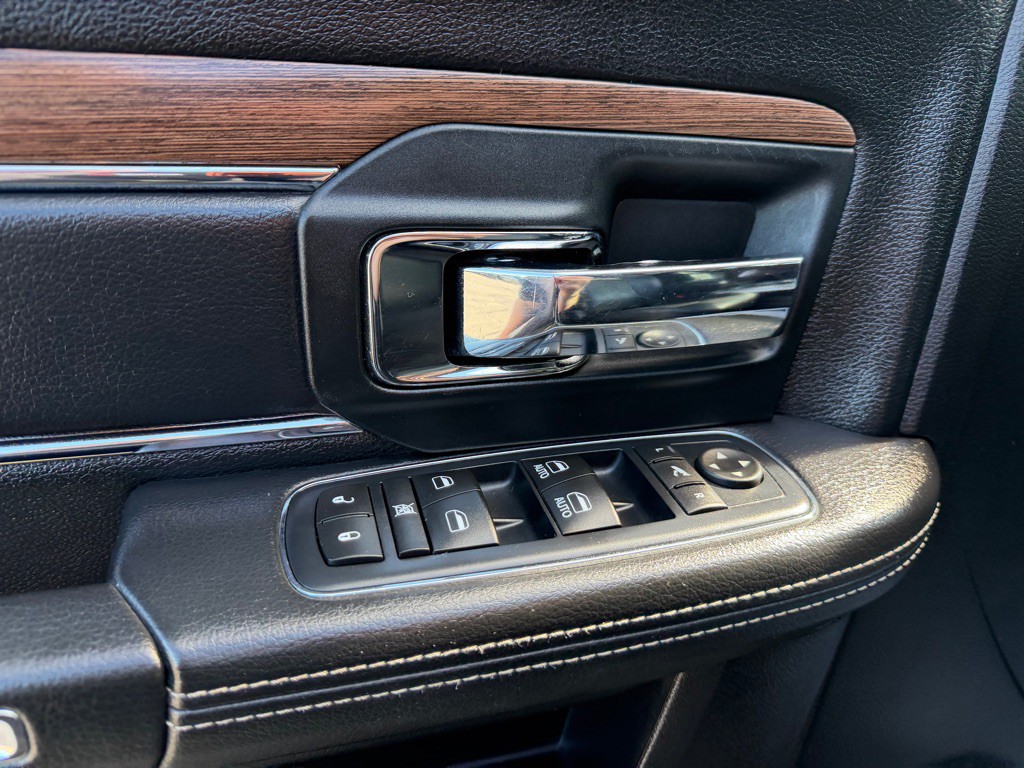 2017 RAM 3500 Image 12