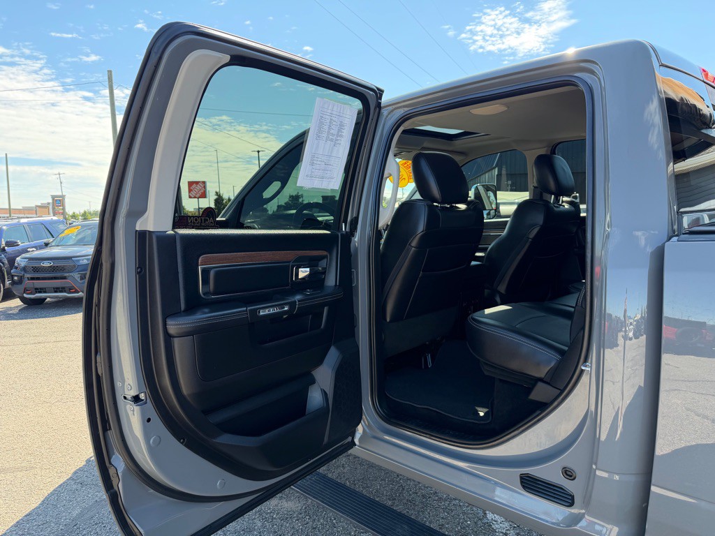 2017 RAM 3500 Image 37