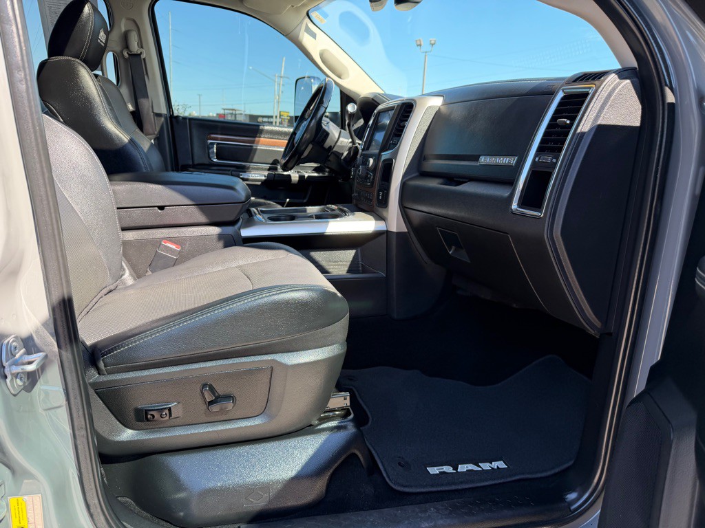 2017 RAM 3500 Image 64