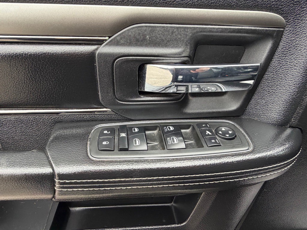 2014 RAM 1500 Image 12