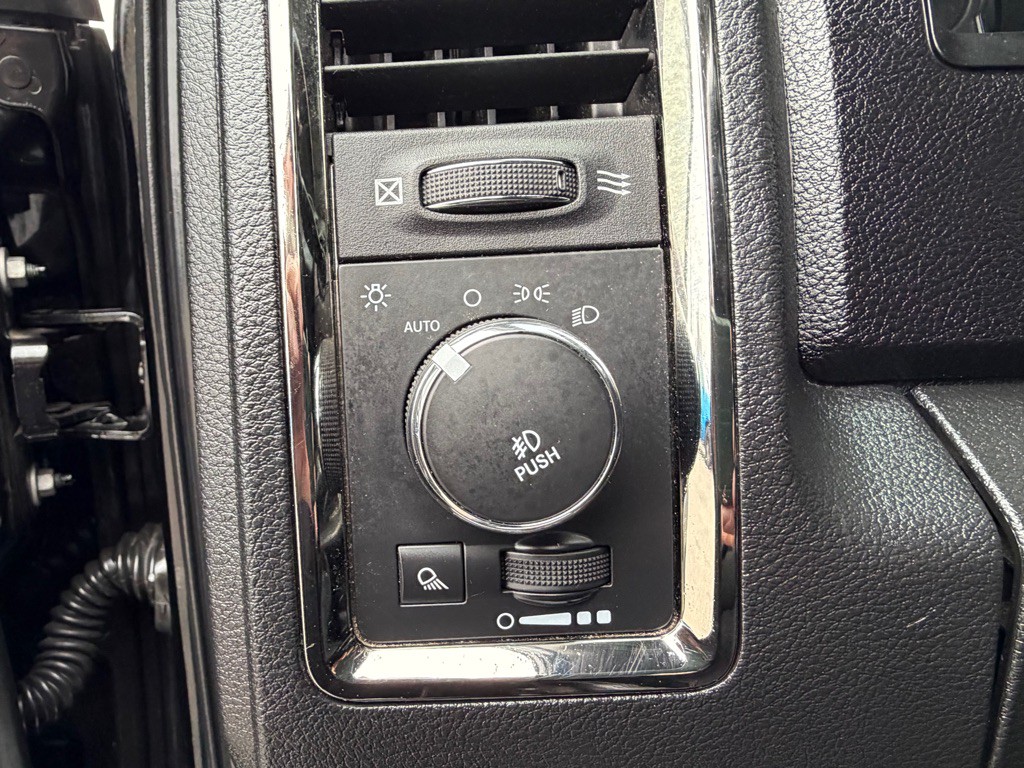 2014 RAM 1500 Image 16