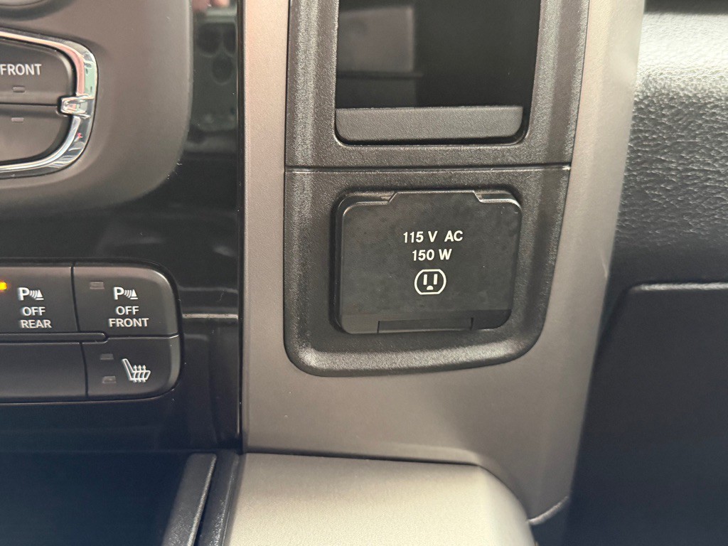 2014 RAM 1500 Image 25