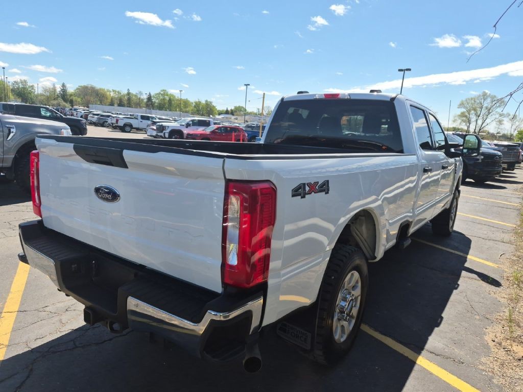 2024 Ford F-350 Image 3