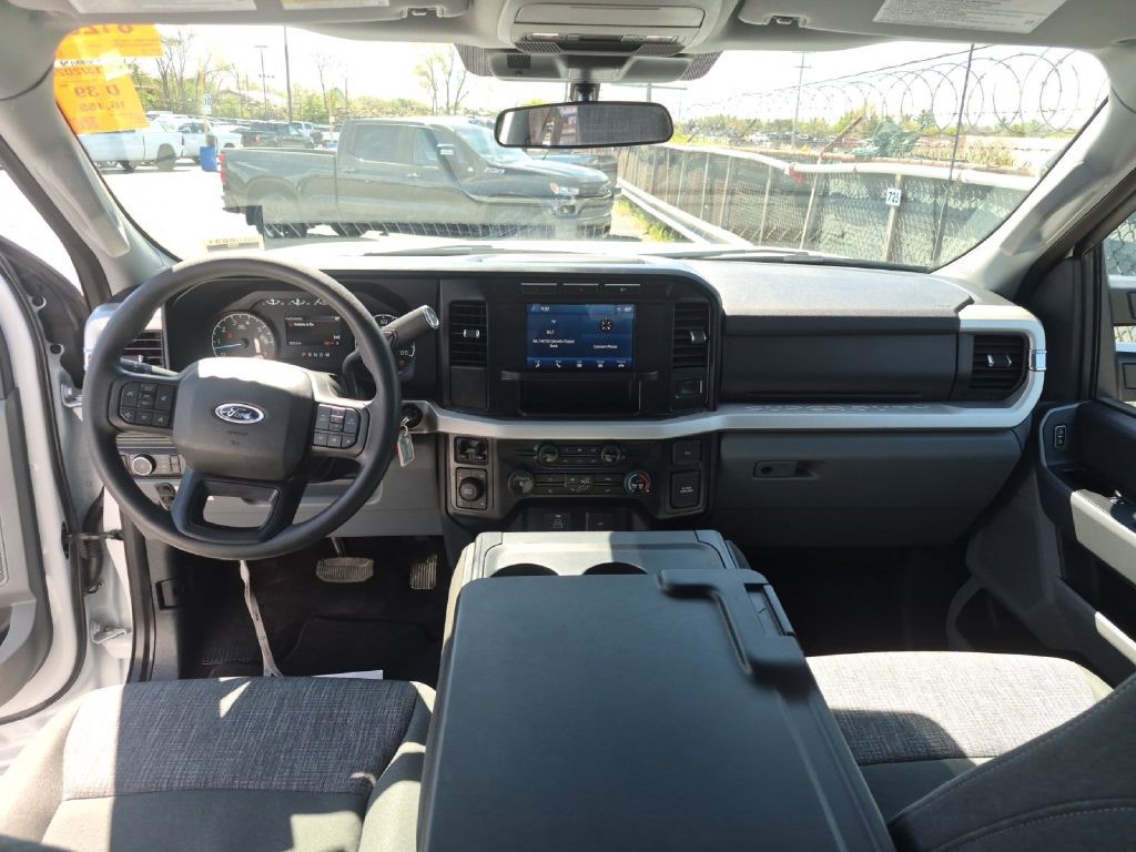 2024 Ford F-350 Image 5