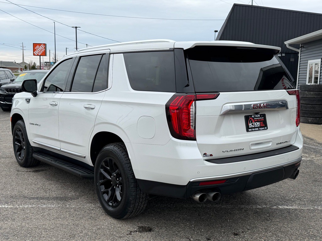 2022 GMC Yukon Image 3