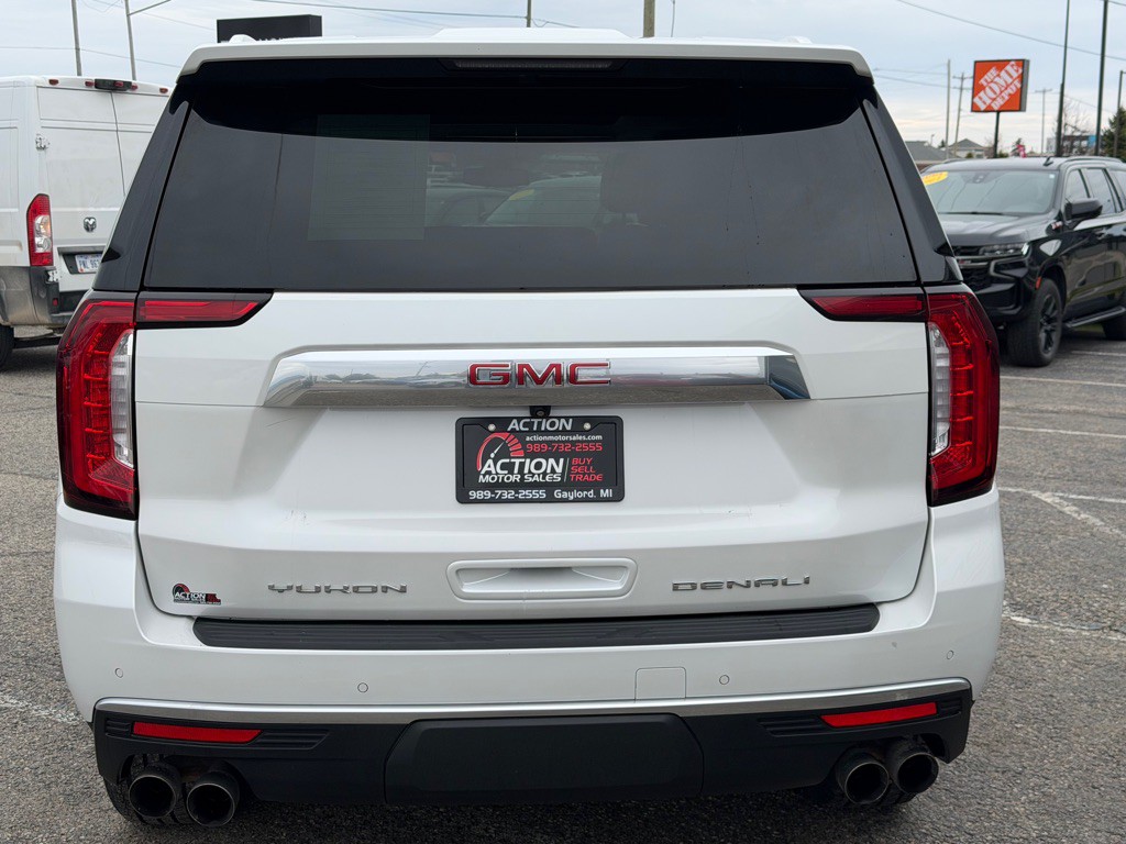 2022 GMC Yukon Image 4
