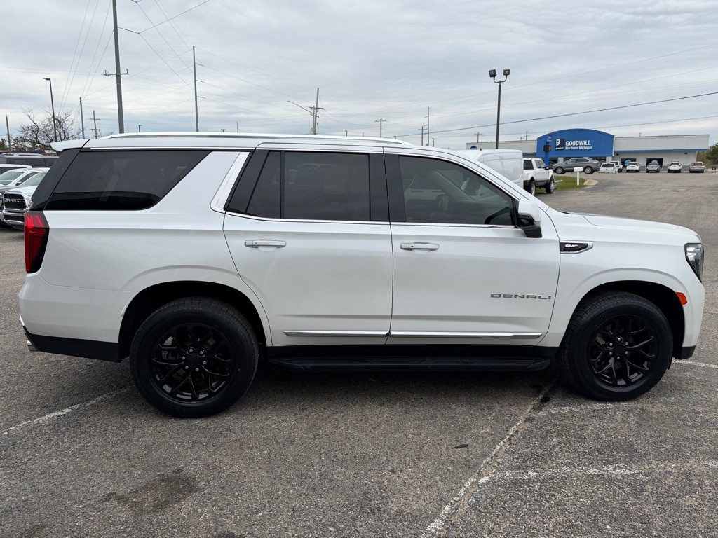 2022 GMC Yukon Image 6