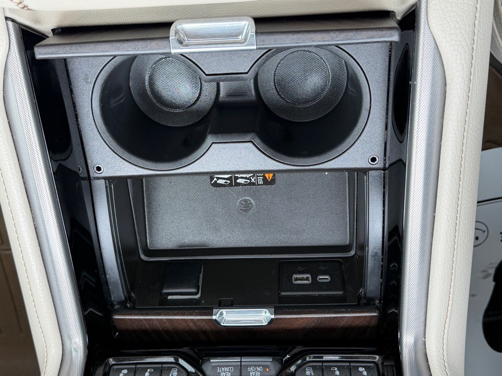2022 GMC Yukon Image 29