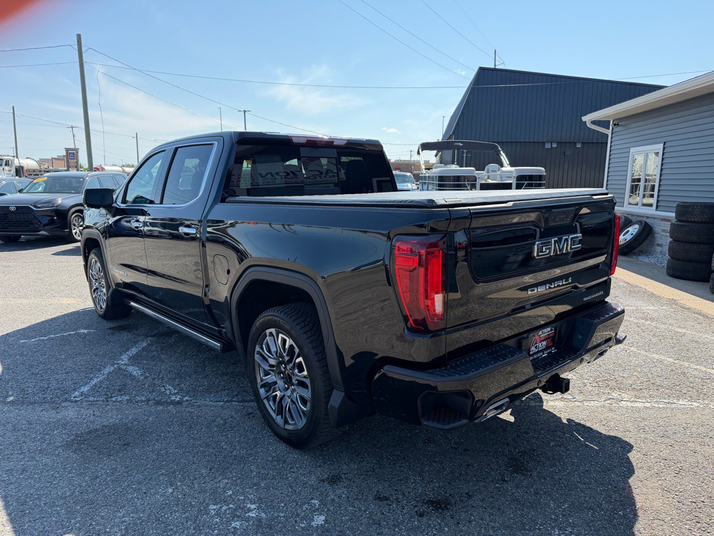 2025 GMC Sierra Image 3