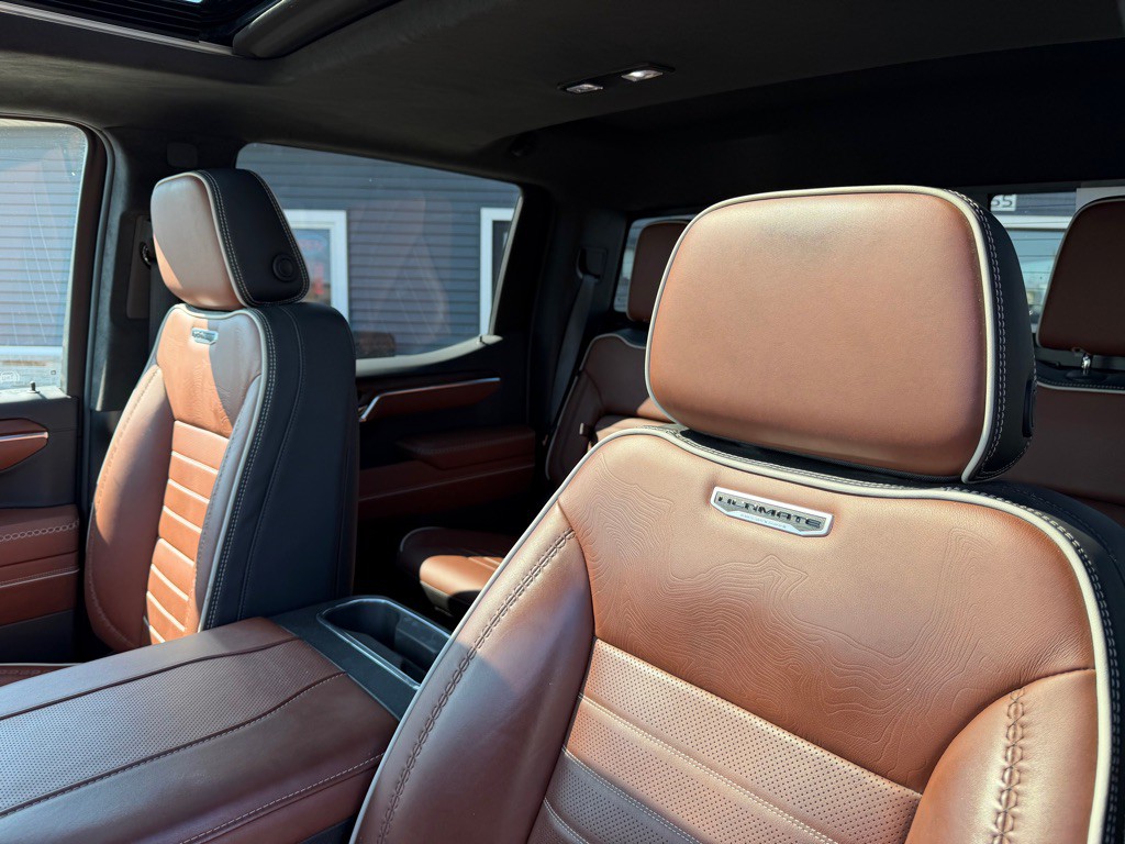 2025 GMC Sierra Image 16