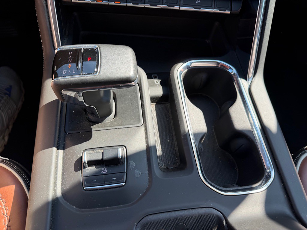 2025 GMC Sierra Image 32