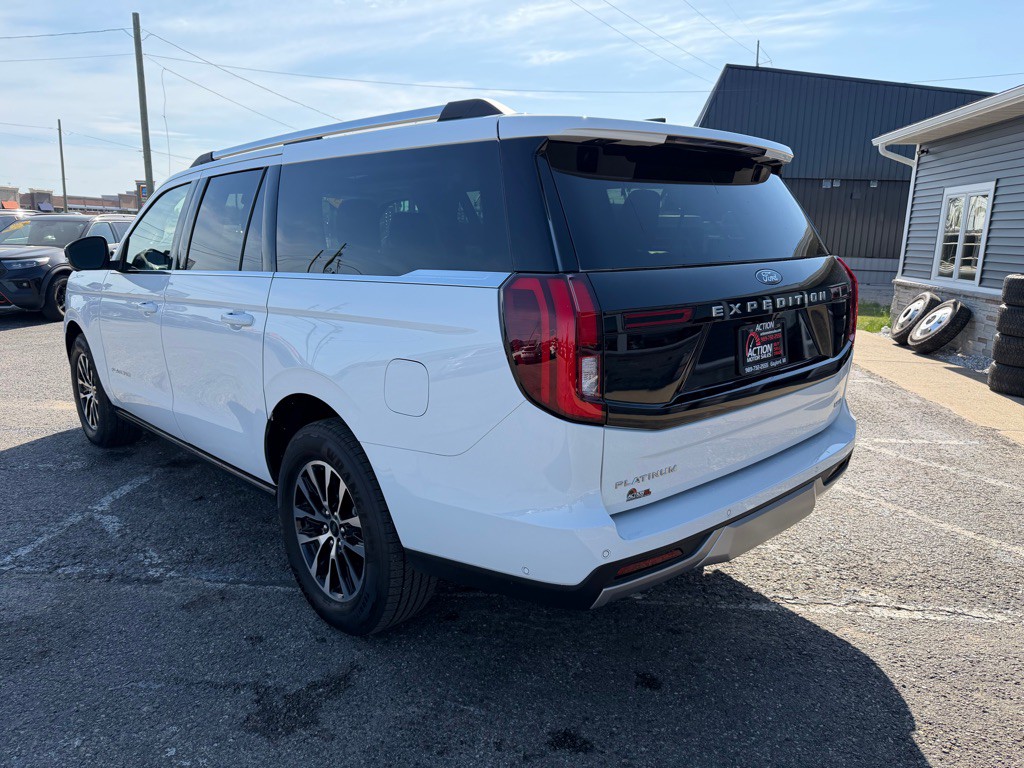 2025 Ford Expedition Image 3