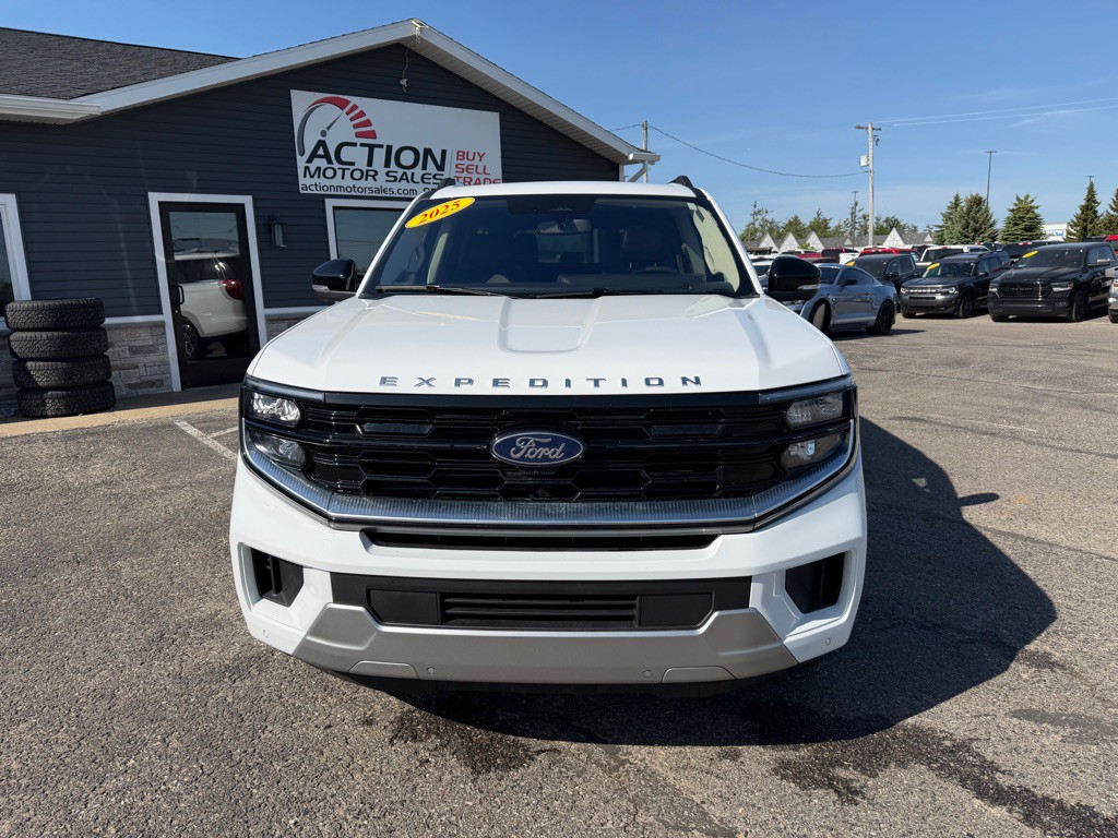 2025 Ford Expedition Image 8