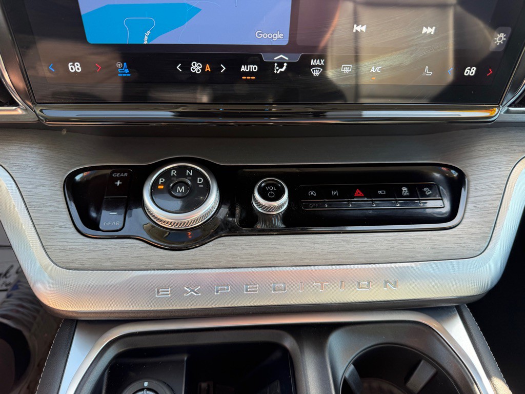 2025 Ford Expedition Image 28