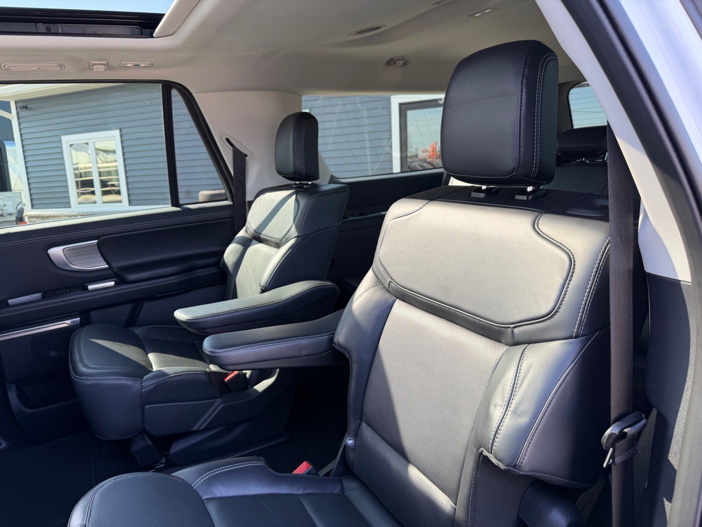 2025 Ford Expedition Image 37