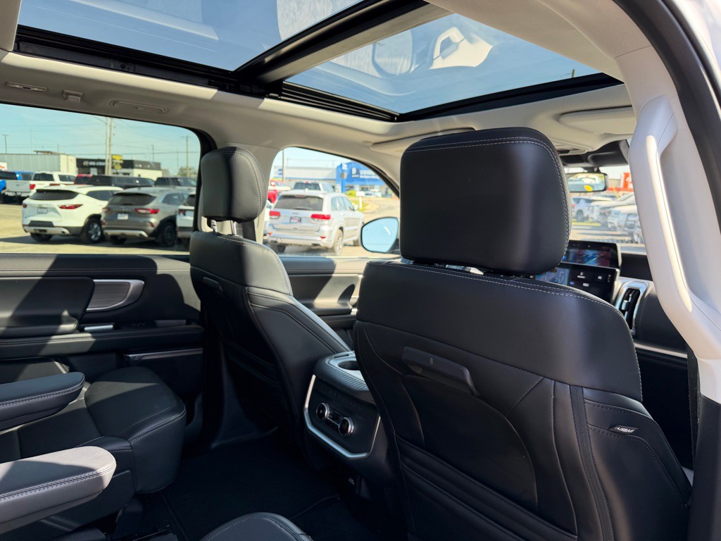 2025 Ford Expedition Image 55