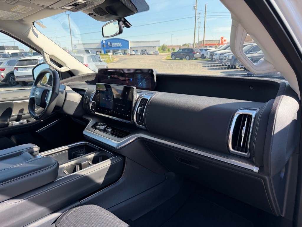 2025 Ford Expedition Image 65
