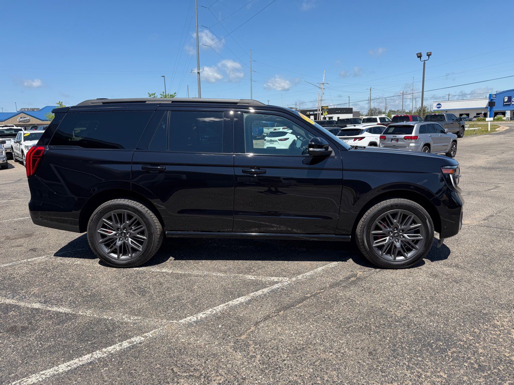 2025 Ford Expedition Image 6