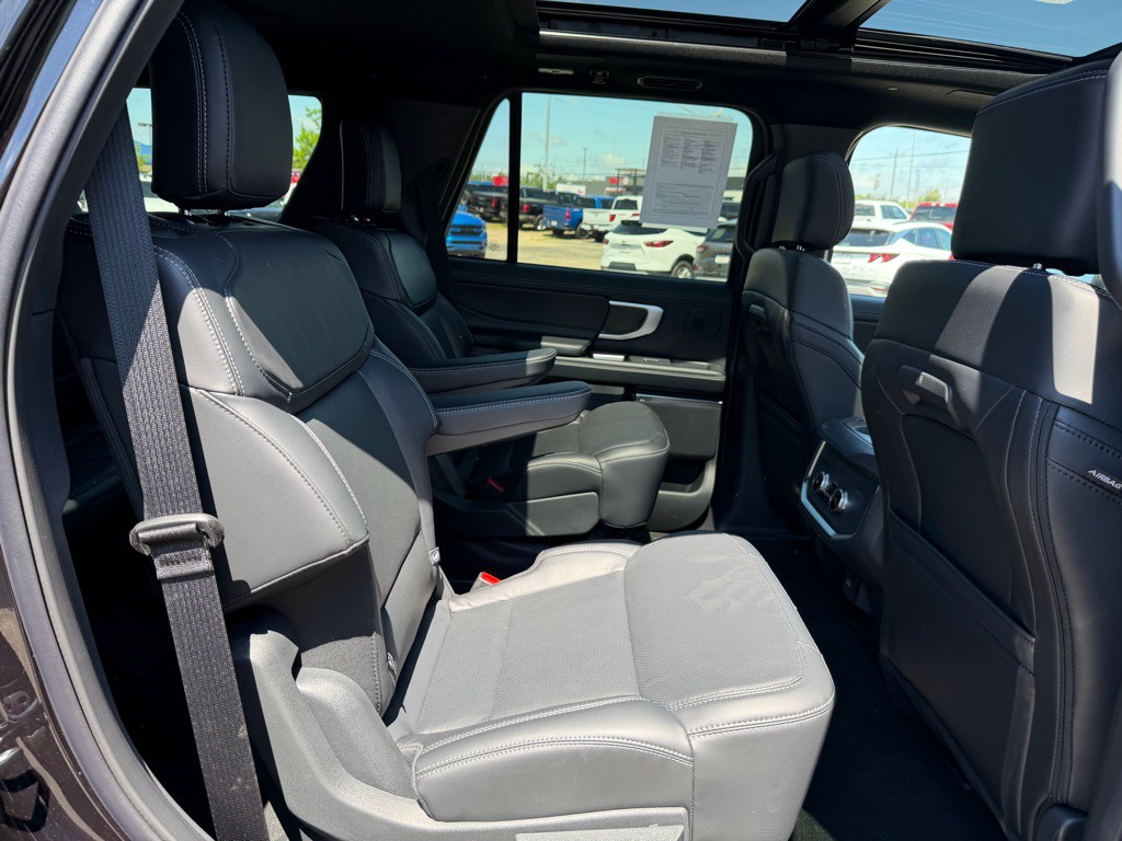 2025 Ford Expedition Image 40