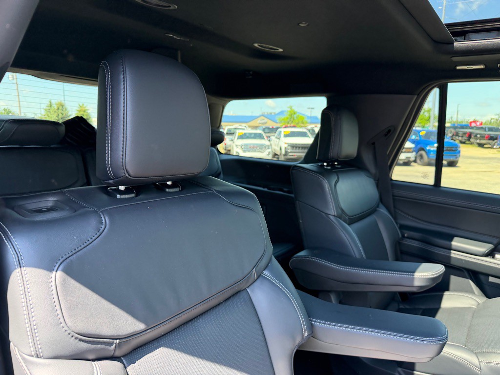 2025 Ford Expedition Image 41