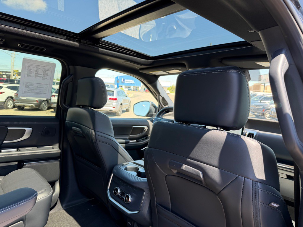 2025 Ford Expedition Image 42
