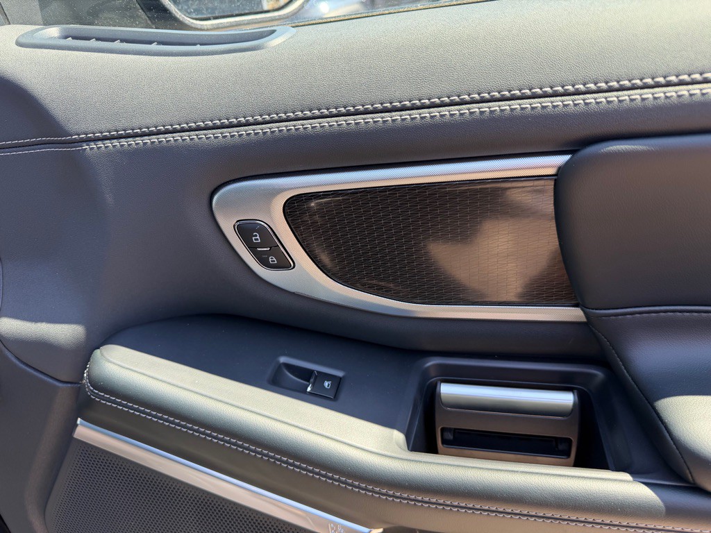 2025 Ford Expedition Image 46