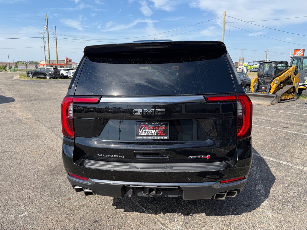 2025 GMC Yukon Image 4