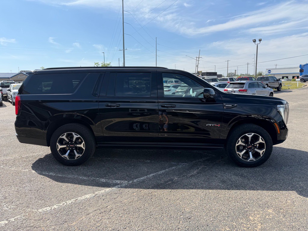 2025 GMC Yukon Image 6