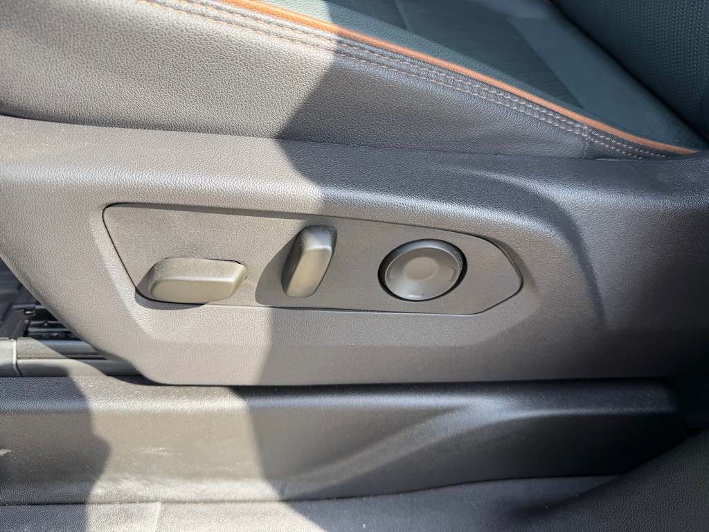 2025 GMC Yukon Image 12